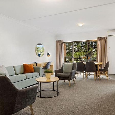 Oxley Court Serviced Apartments Canberra Extérieur photo
