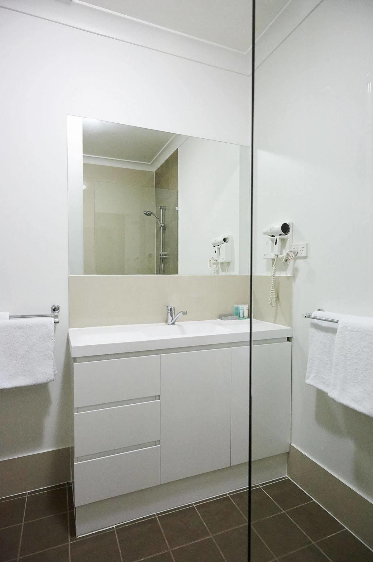 Oxley Court Serviced Apartments Canberra Extérieur photo