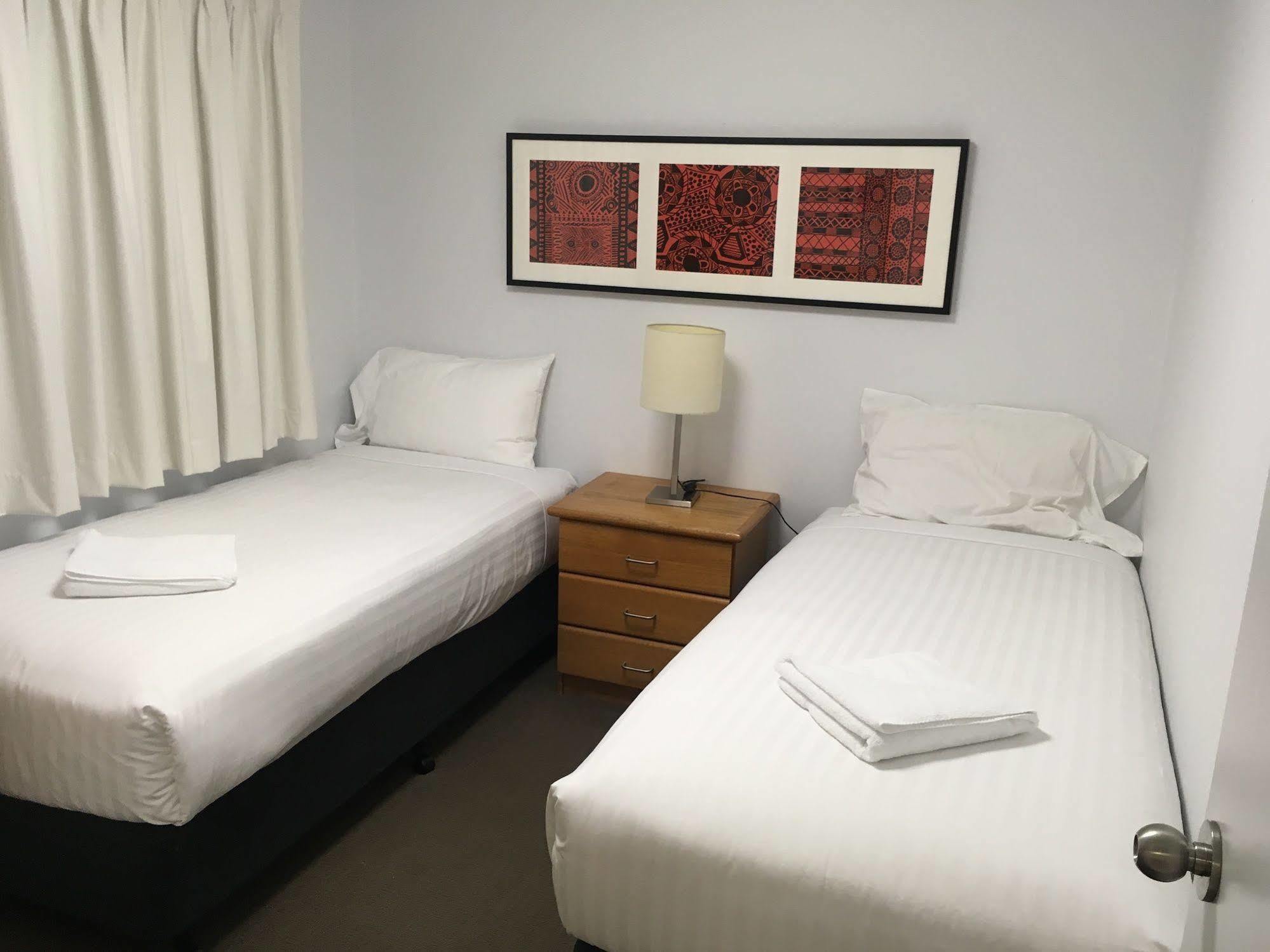 Oxley Court Serviced Apartments Canberra Extérieur photo
